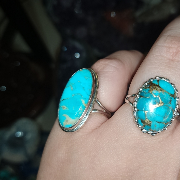 Size 7.5 Sterling Silver Mohave Turquoise Ring - Picture 7 of 8